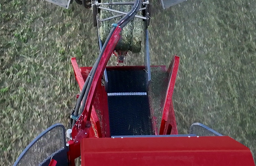 Powered Trail Chute Bale Baron Option  crop.jpg